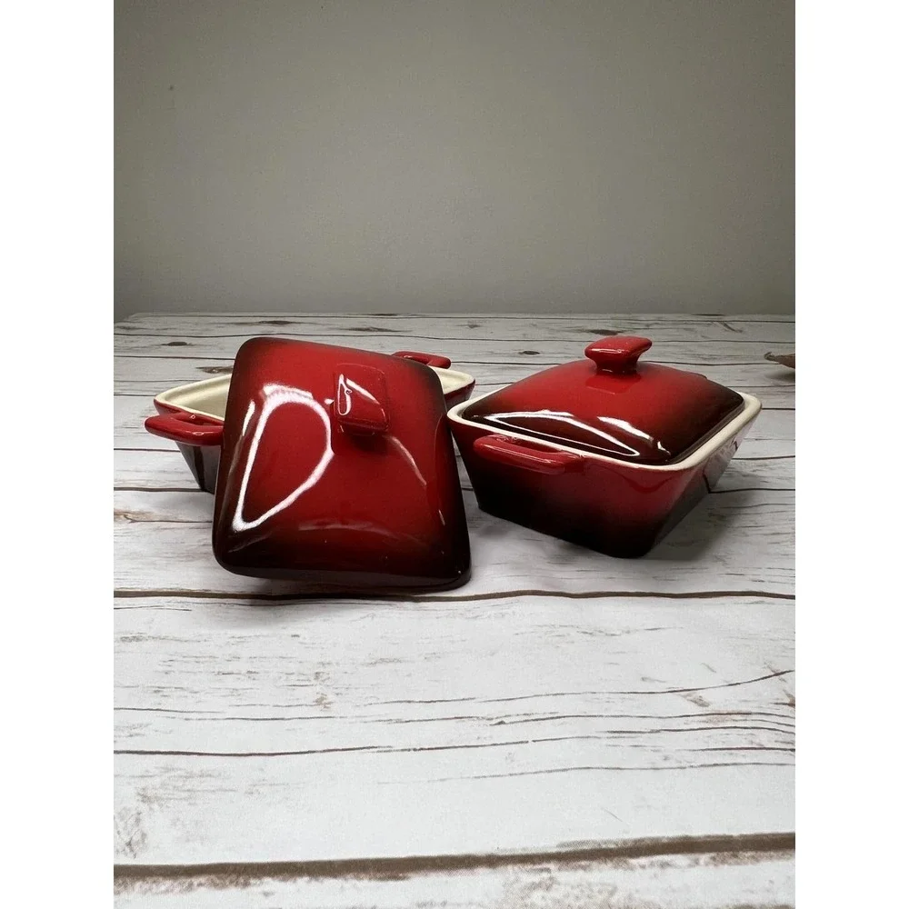 NEW Susan Winget (Set of 2) Covered Baker Ceramic Dish in Red